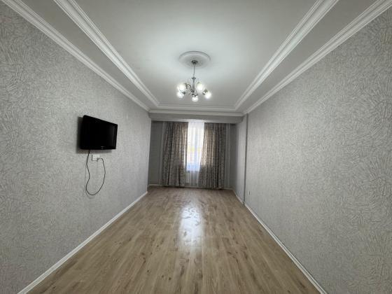 İcarəyə verilir 4 otaqlı 150 m<sup>2</sup> yeni tikili Saray qesebesinin yanı ünvanında